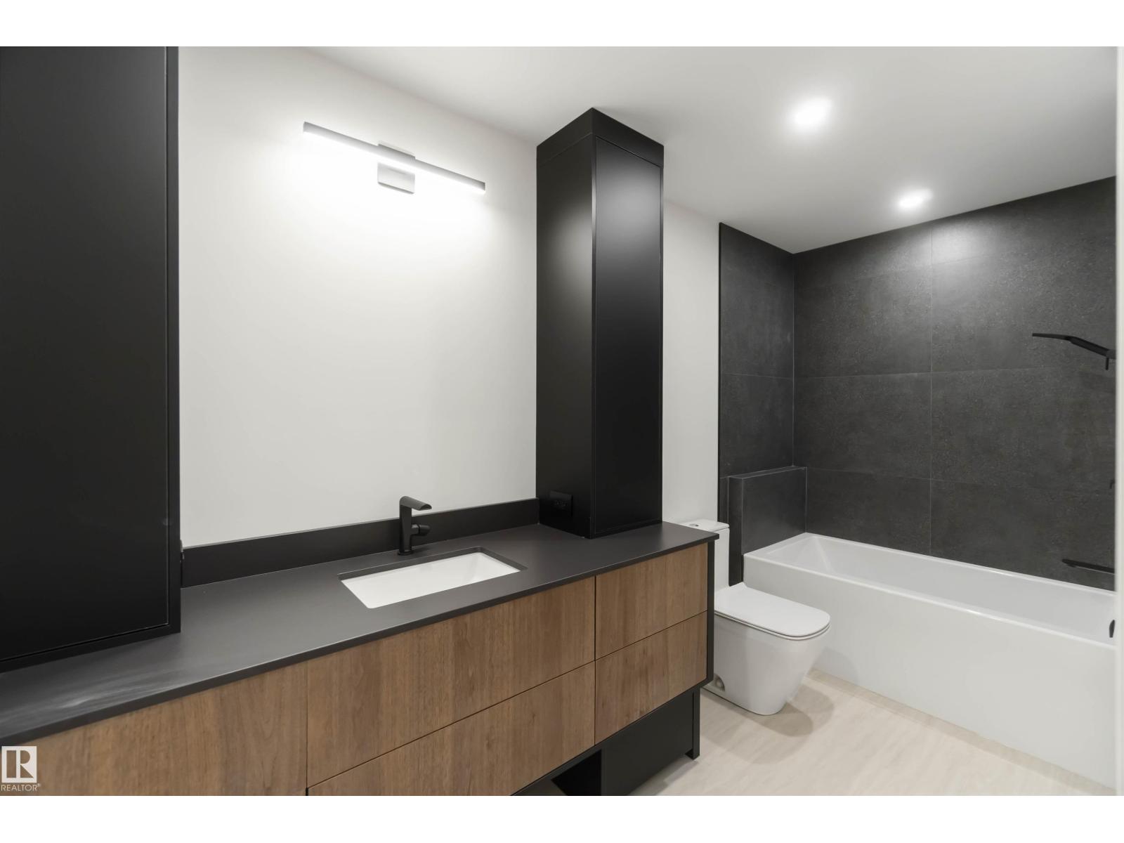 8915 Strathearn Dr Nw, Edmonton, Alberta  T6C 4C8 - Photo 61 - E4457194