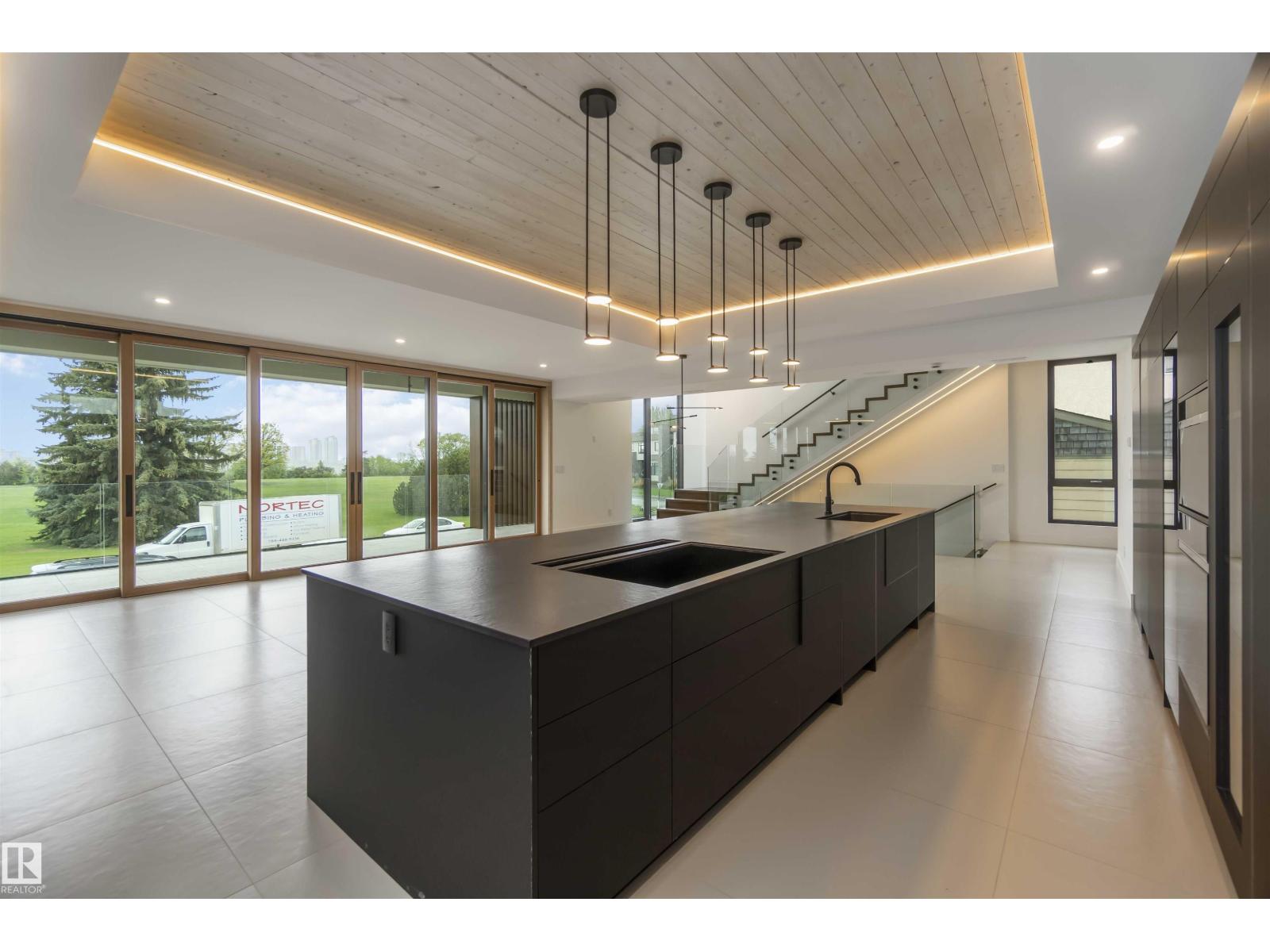 8915 Strathearn Dr Nw, Edmonton, Alberta  T6C 4C8 - Photo 20 - E4457194