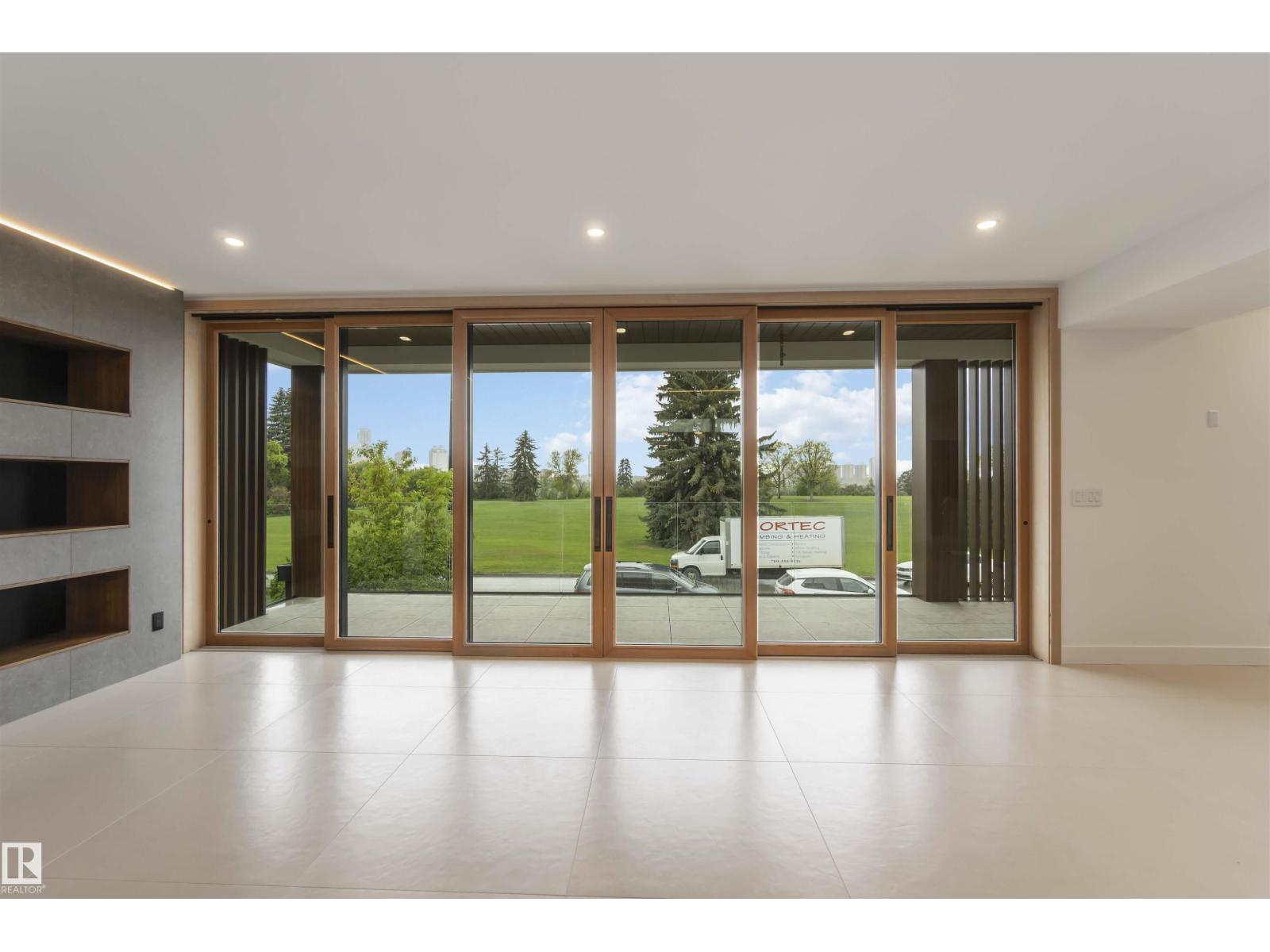 8915 Strathearn Dr Nw, Edmonton, Alberta  T6C 4C8 - Photo 30 - E4457194