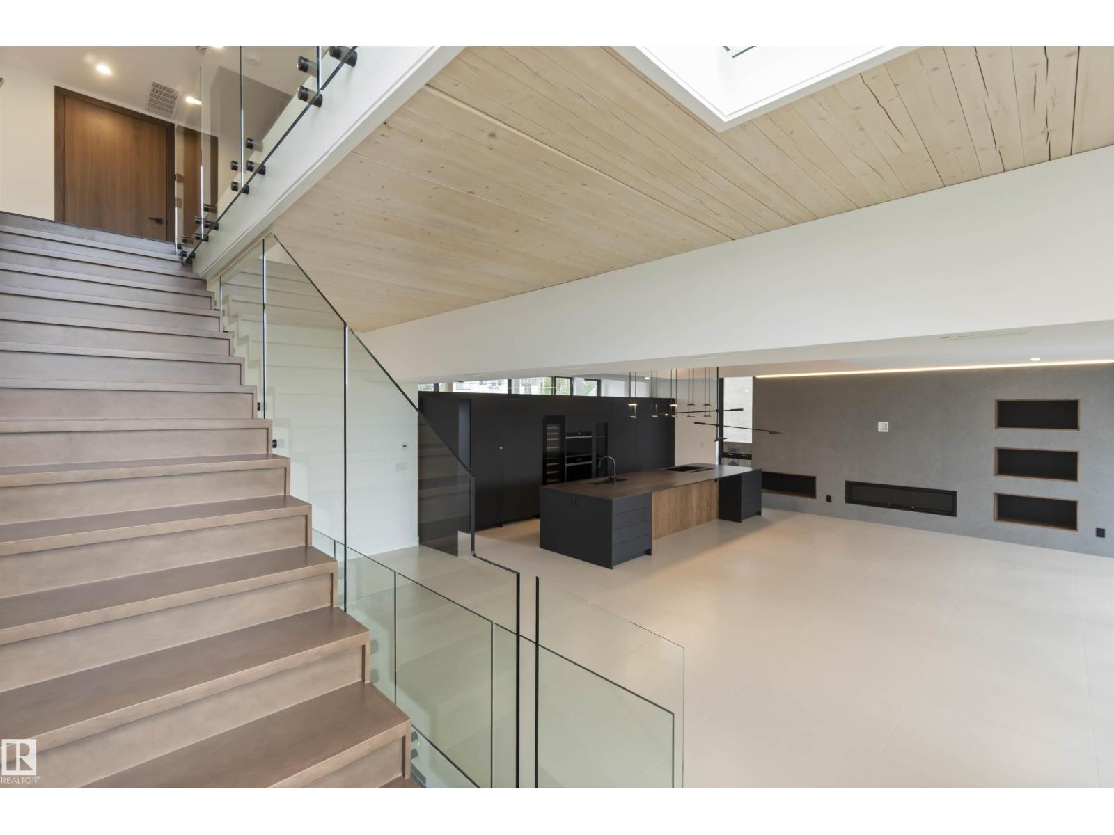 8915 Strathearn Dr Nw, Edmonton, Alberta  T6C 4C8 - Photo 33 - E4457194