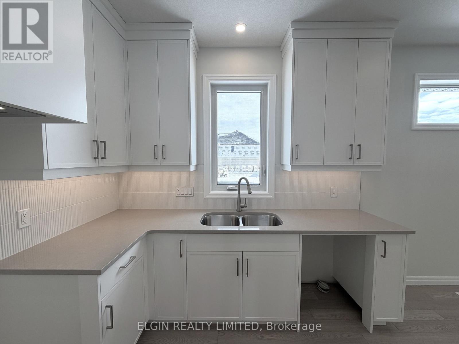 253 Renaissance Drive, St. Thomas, Ontario  N5R 0P9 - Photo 9 - X12766914