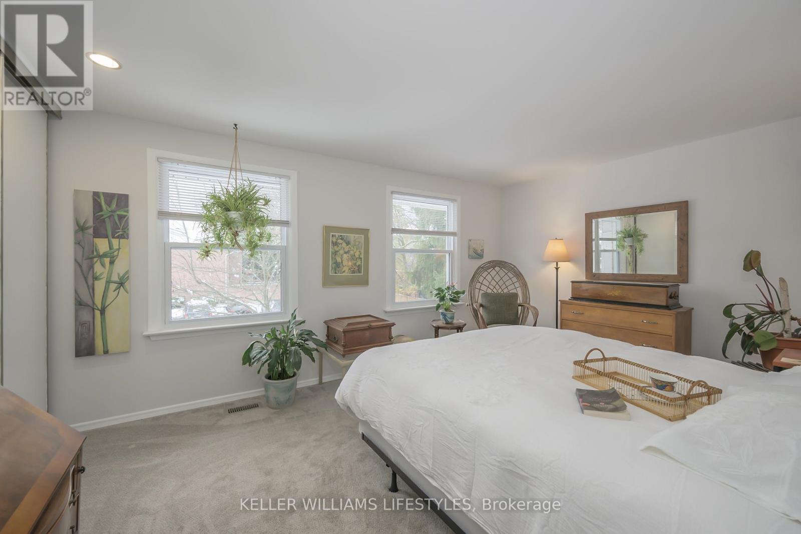 Photo 15 of 33 for 62 - 1385 Commissioners Road W