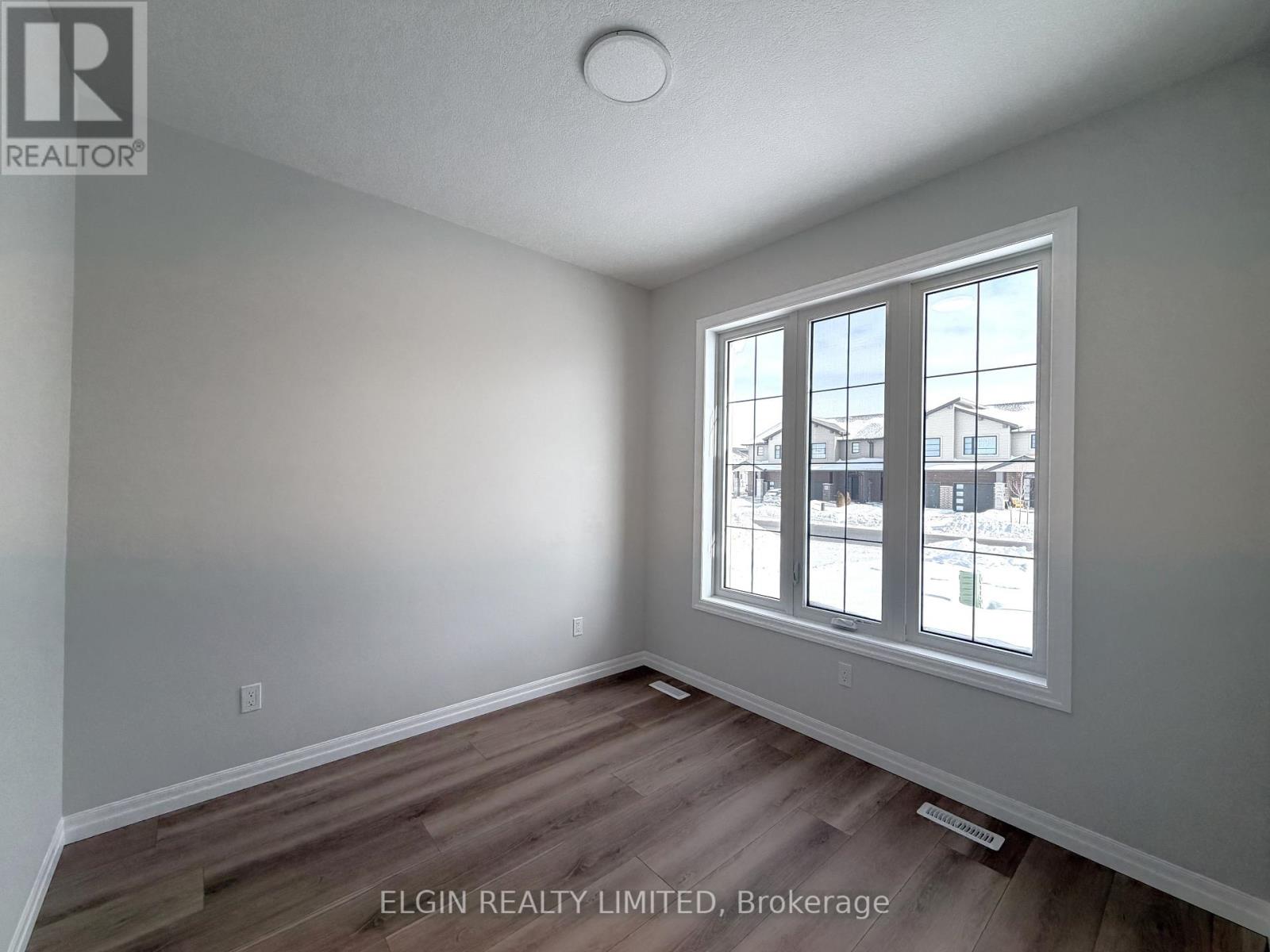 256 Renaissance Drive, St. Thomas, Ontario  N5R 0P9 - Photo 4 - X12767004