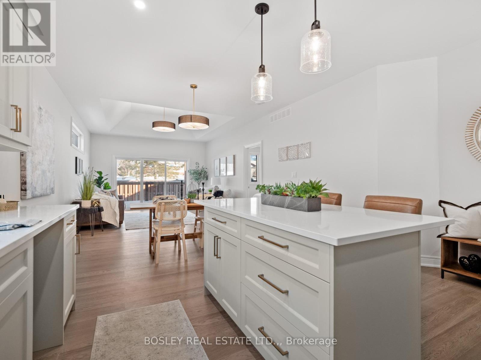 510 Royal Ridge Drive, Fort Erie, Ontario  L0S 1N0 - Photo 3 - X12766904