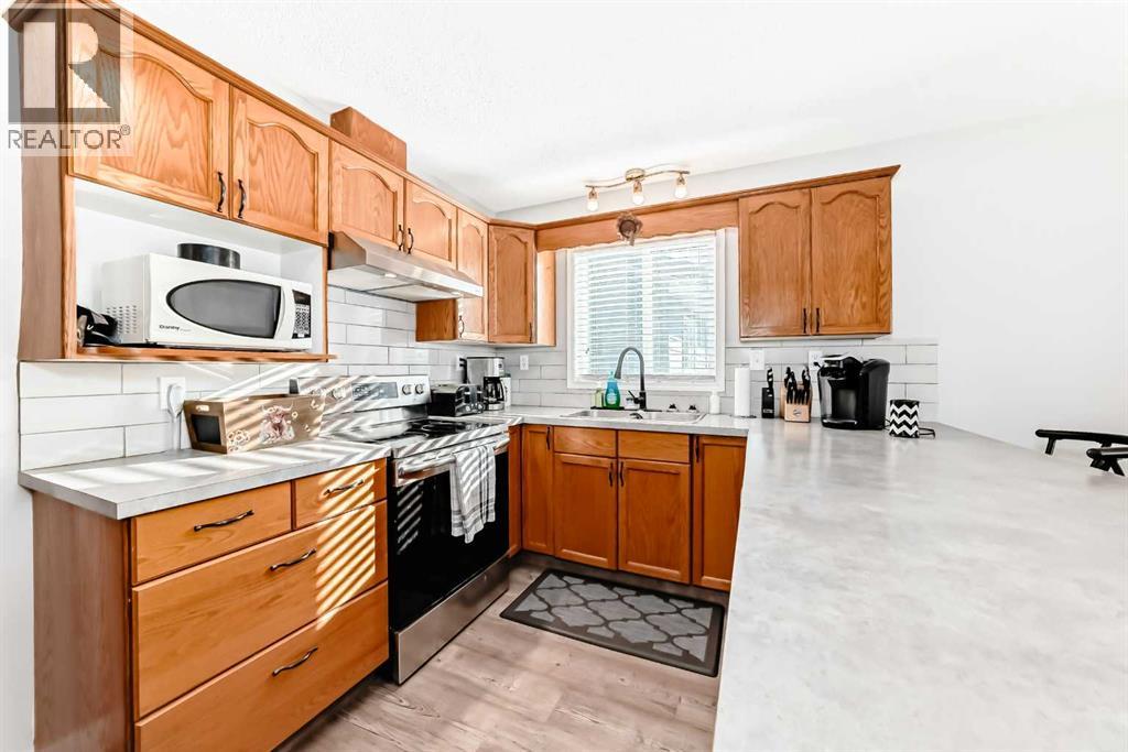 15 23 Avenueclose, Bowden, Alberta  T0M 0K0 - Photo 9 - A2284442