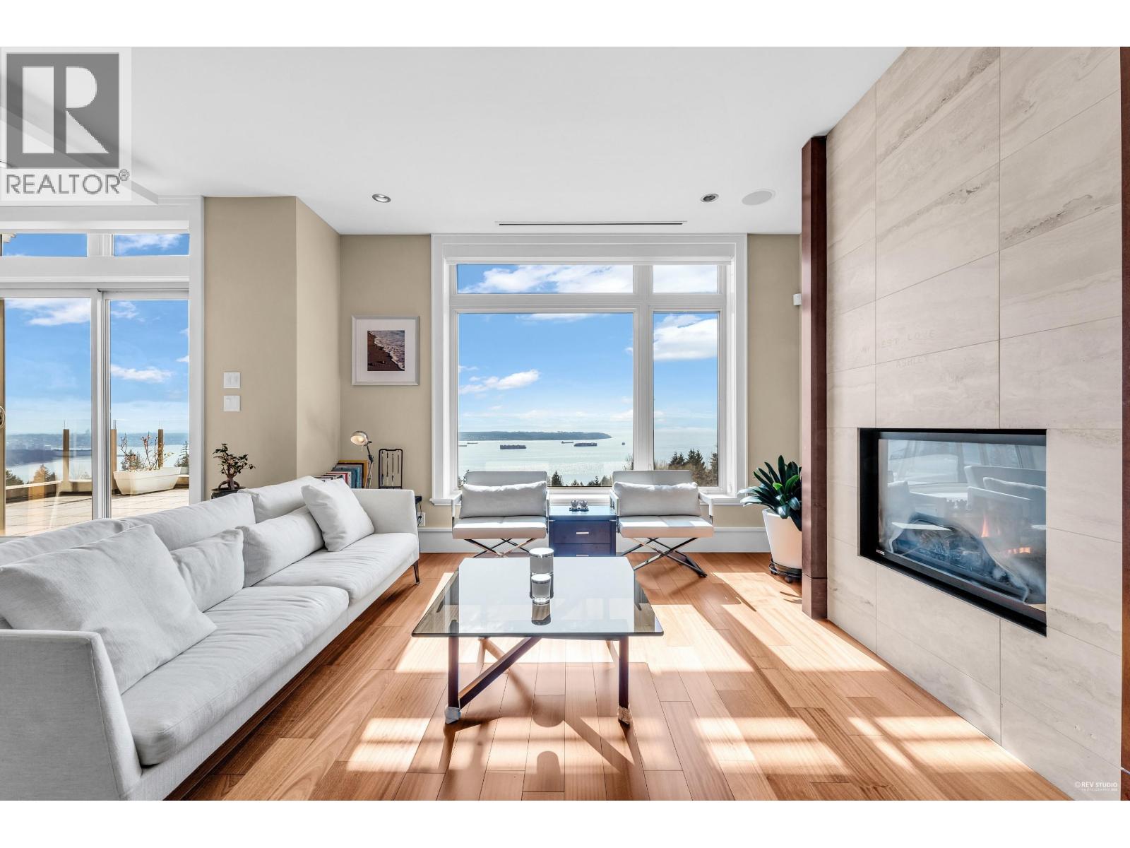 2575 Garden Court, West Vancouver, British Columbia  V7S 0A2 - Photo 3 - R3087432