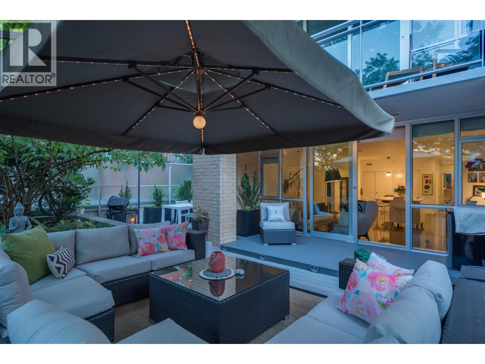 213 221 UNION STREET, Vancouver, British Columbia