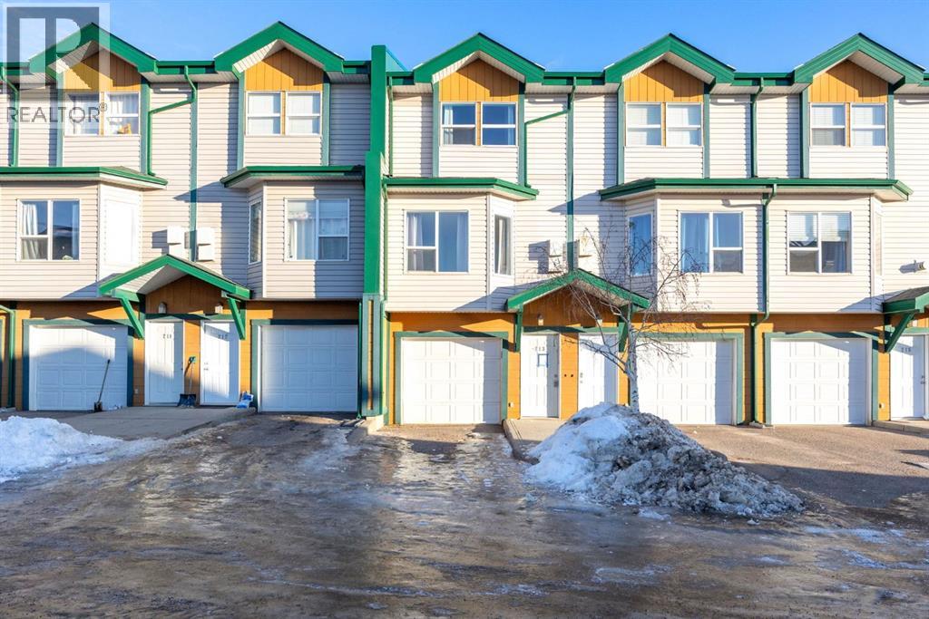 213, 123 Arabian Drive, Fort McMurray, Alberta