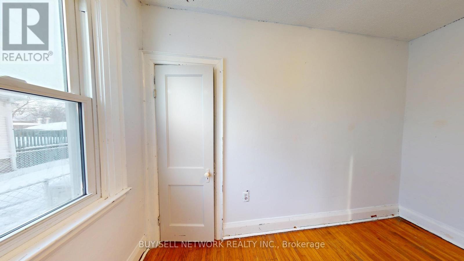 80 Kent Street, Peterborough (Town Ward 3), Ontario  K9J 5B3 - Photo 13 - X12766944