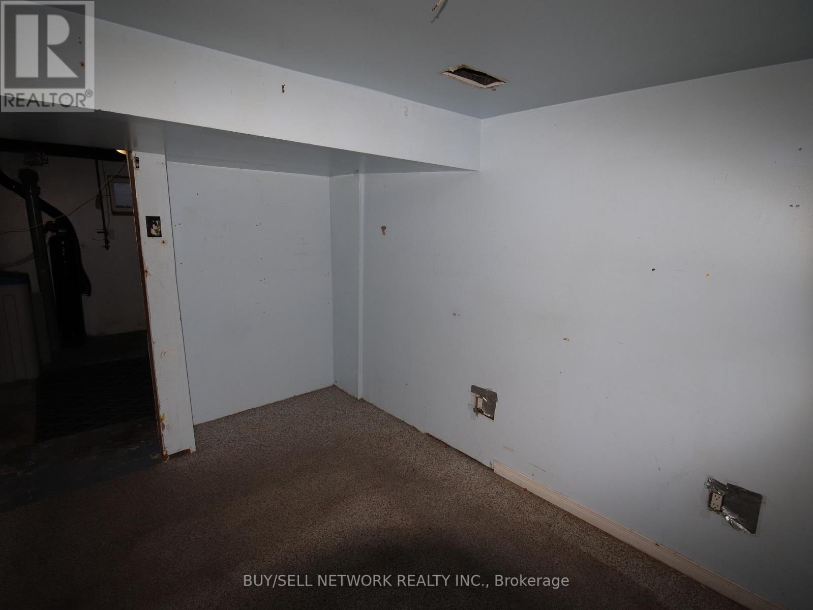 80 Kent Street, Peterborough (Town Ward 3), Ontario  K9J 5B3 - Photo 17 - X12766944