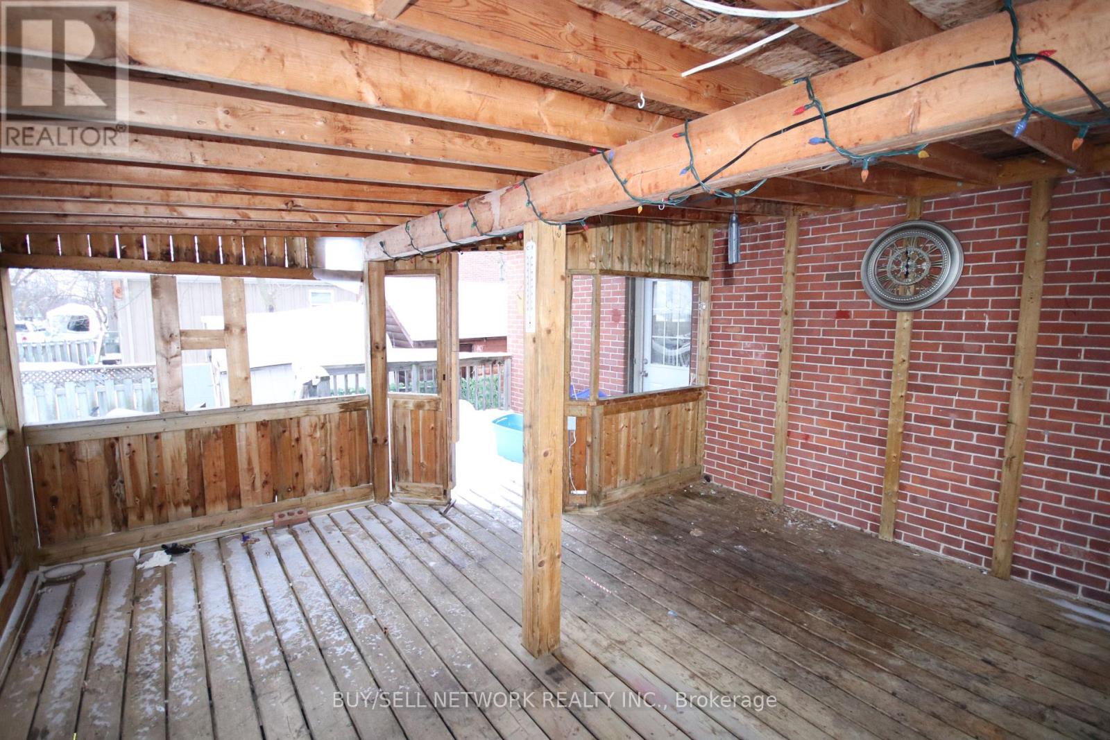 80 Kent Street, Peterborough (Town Ward 3), Ontario  K9J 5B3 - Photo 23 - X12766944