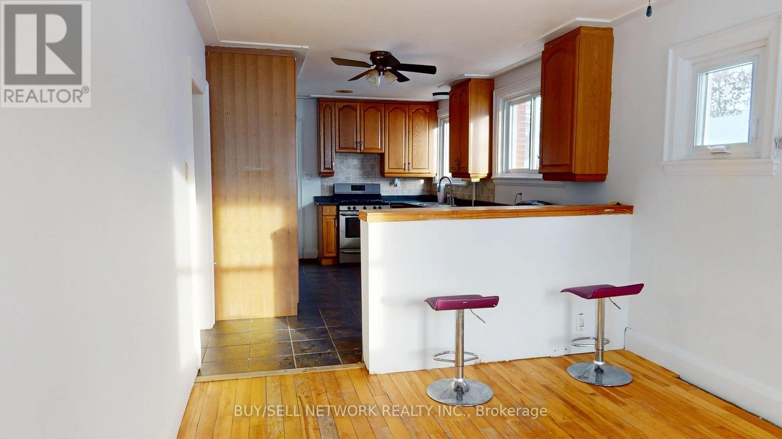 80 Kent Street, Peterborough (Town Ward 3), Ontario  K9J 5B3 - Photo 6 - X12766944