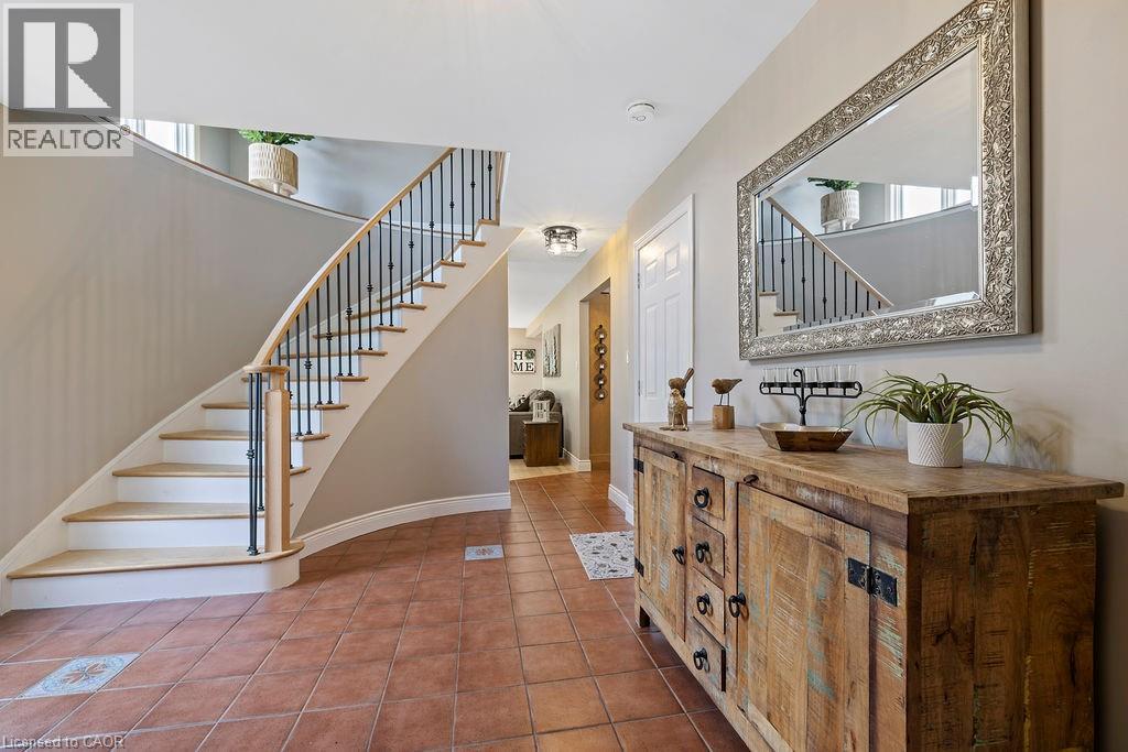 16 Linington Trail, Dundas, Ontario  L9H 7A3 - Photo 5 - 40802876