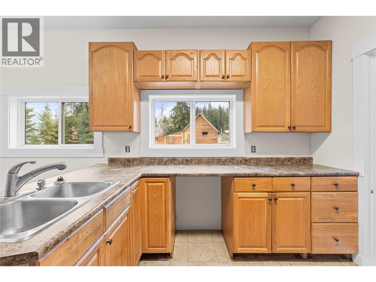 3135 Edes Road, Salmon Arm, British Columbia  V1E 3E9 - Photo 11 - 10375058