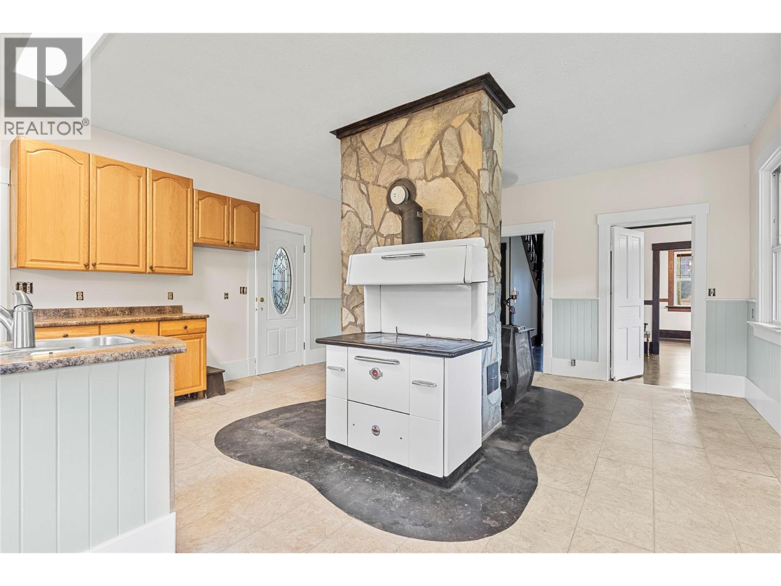 3135 Edes Road, Salmon Arm, British Columbia  V1E 3E9 - Photo 16 - 10375058