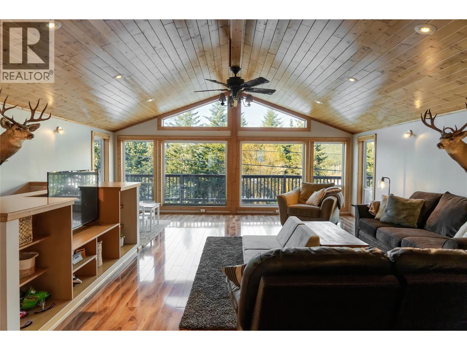 8796 Colony Road, Wardner, British Columbia  V0B 2J0 - Photo 6 - 10375208