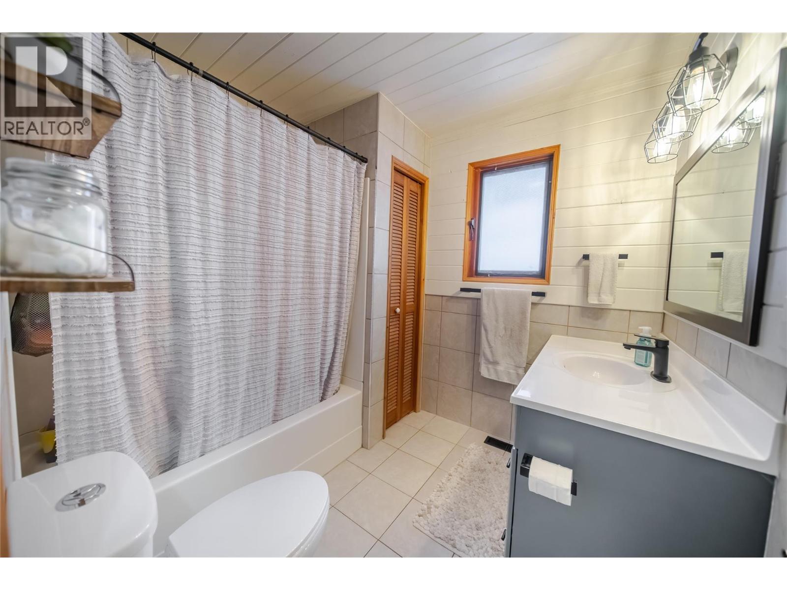 8796 Colony Road, Wardner, British Columbia  V0B 2J0 - Photo 29 - 10375208