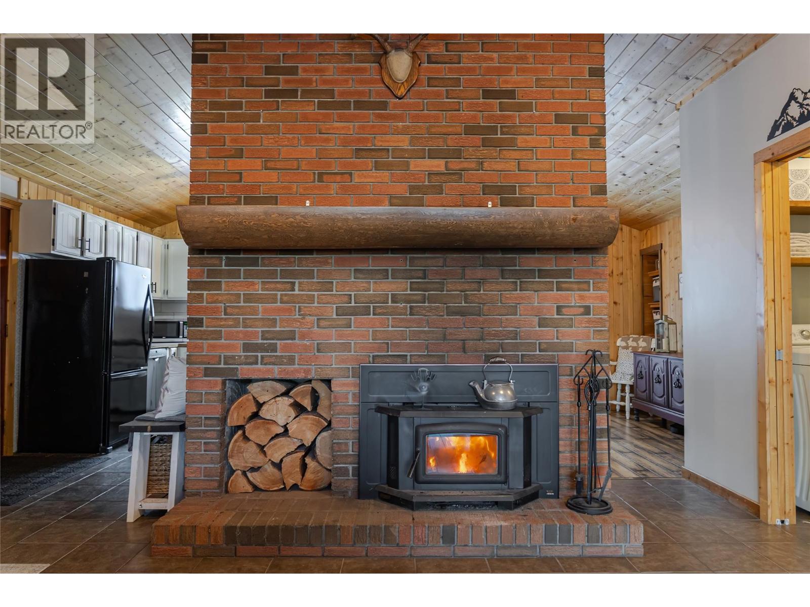 8796 Colony Road, Wardner, British Columbia  V0B 2J0 - Photo 5 - 10375208