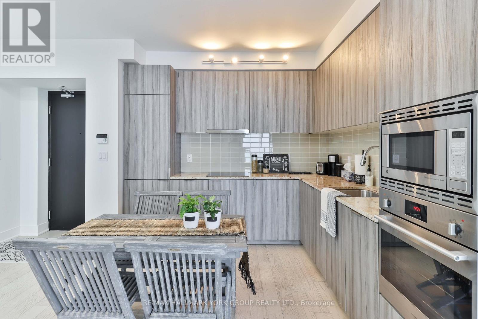 3703 - 955 Bay Street, Toronto, Ontario  M5S 0C6 - Photo 3 - C12766920