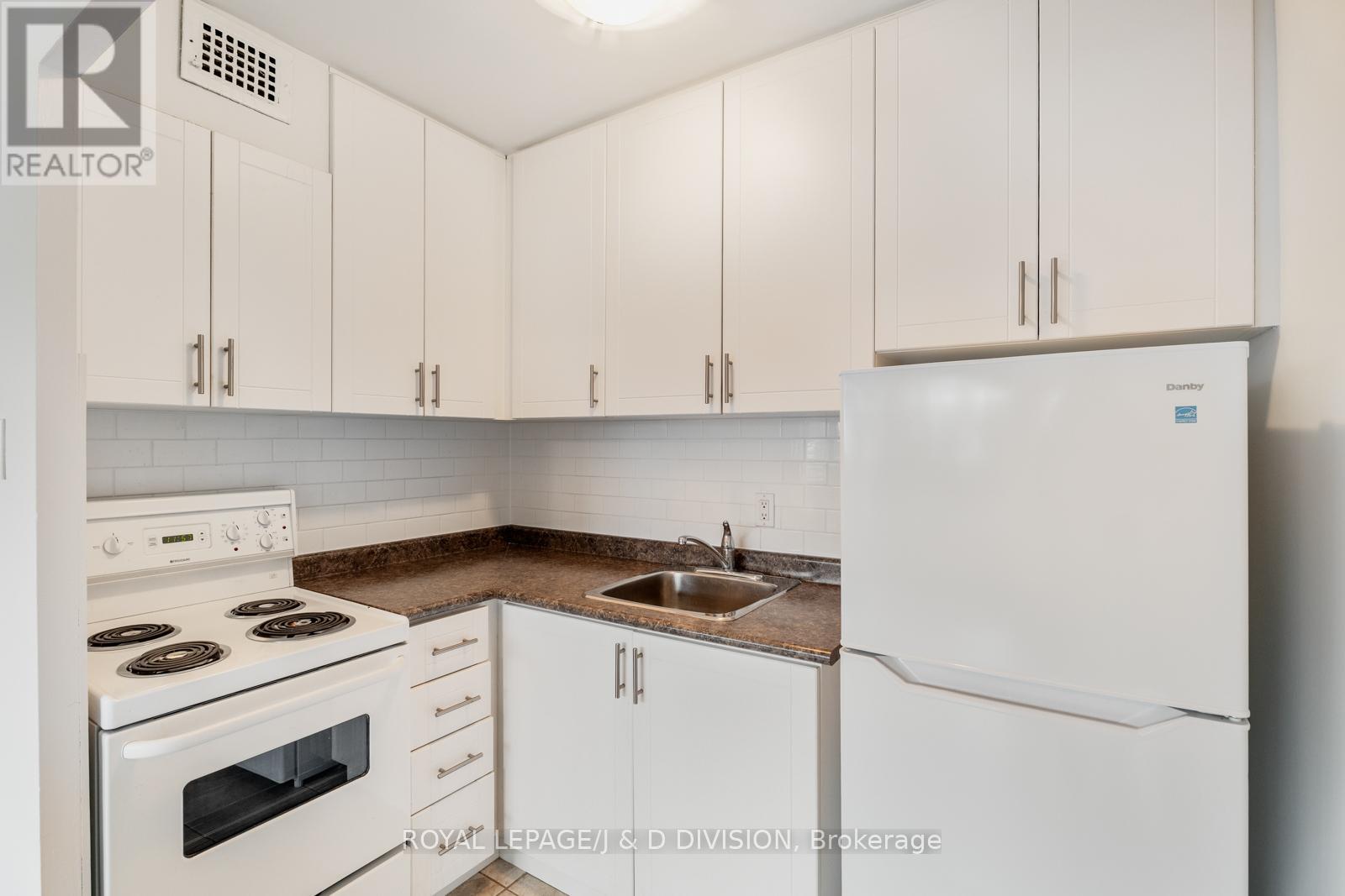 34 - 494 Avenue Road, Toronto, Ontario  M4V 2J5 - Photo 6 - C12767002