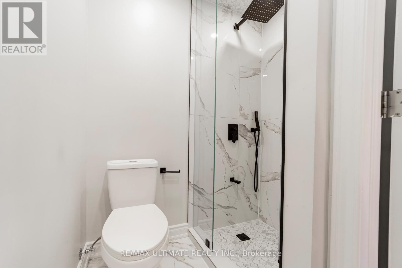 102 Aura Lea Boulevard, Toronto, Ontario  M9M 1K5 - Photo 18 - W12669332