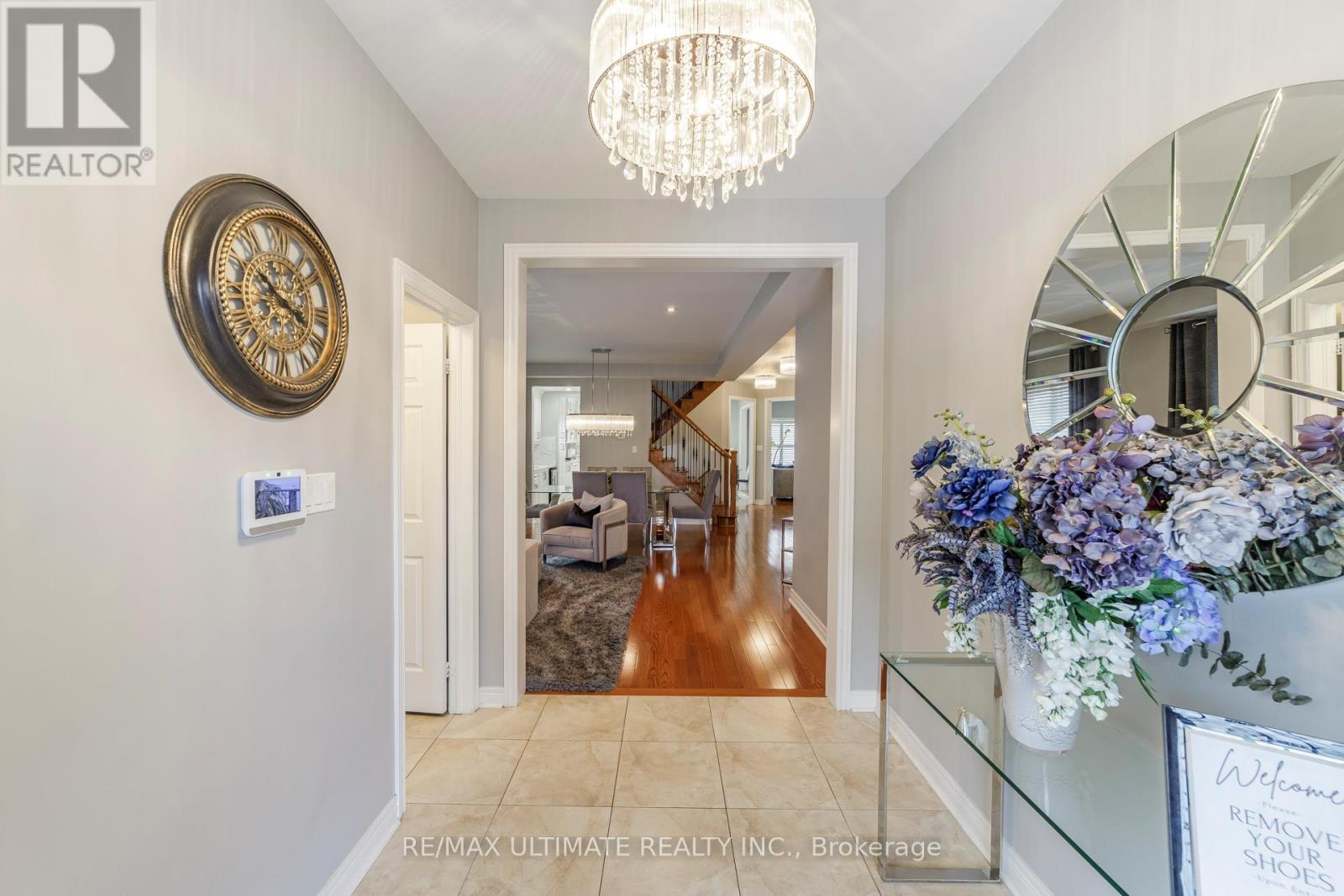 8 Levida Street, Brampton, Ontario  L6P 3A9 - Photo 5 - W12613784