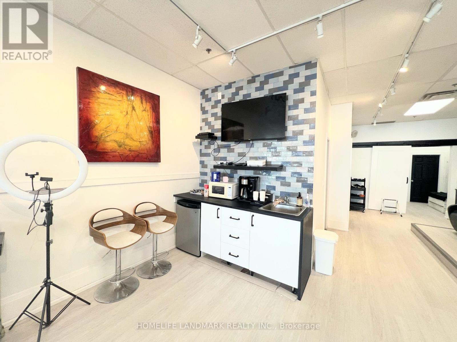 24 - 90 Winges Road N, Vaughan, Ontario  L4L 6A9 - Photo 3 - N12766918