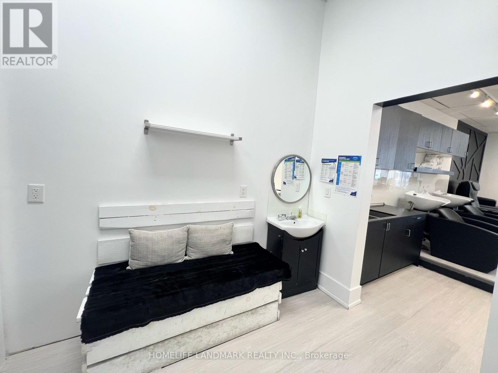 24 - 90 Winges Road N, Vaughan, Ontario  L4L 6A9 - Photo 8 - N12766918