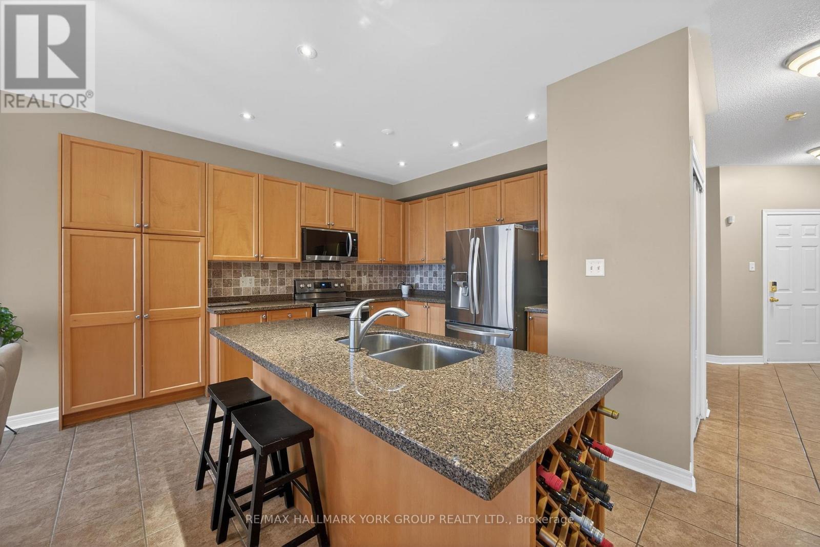 99 Barberry Crescent, Richmond Hill, Ontario  L4E 4S5 - Photo 12 - N12766956