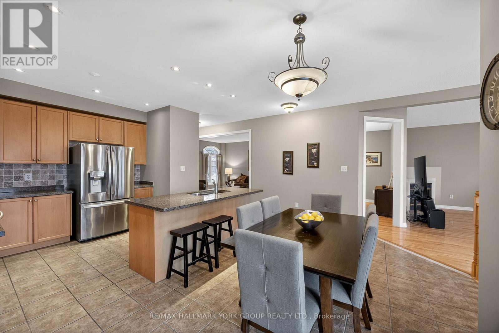 99 Barberry Crescent, Richmond Hill, Ontario  L4E 4S5 - Photo 14 - N12766956