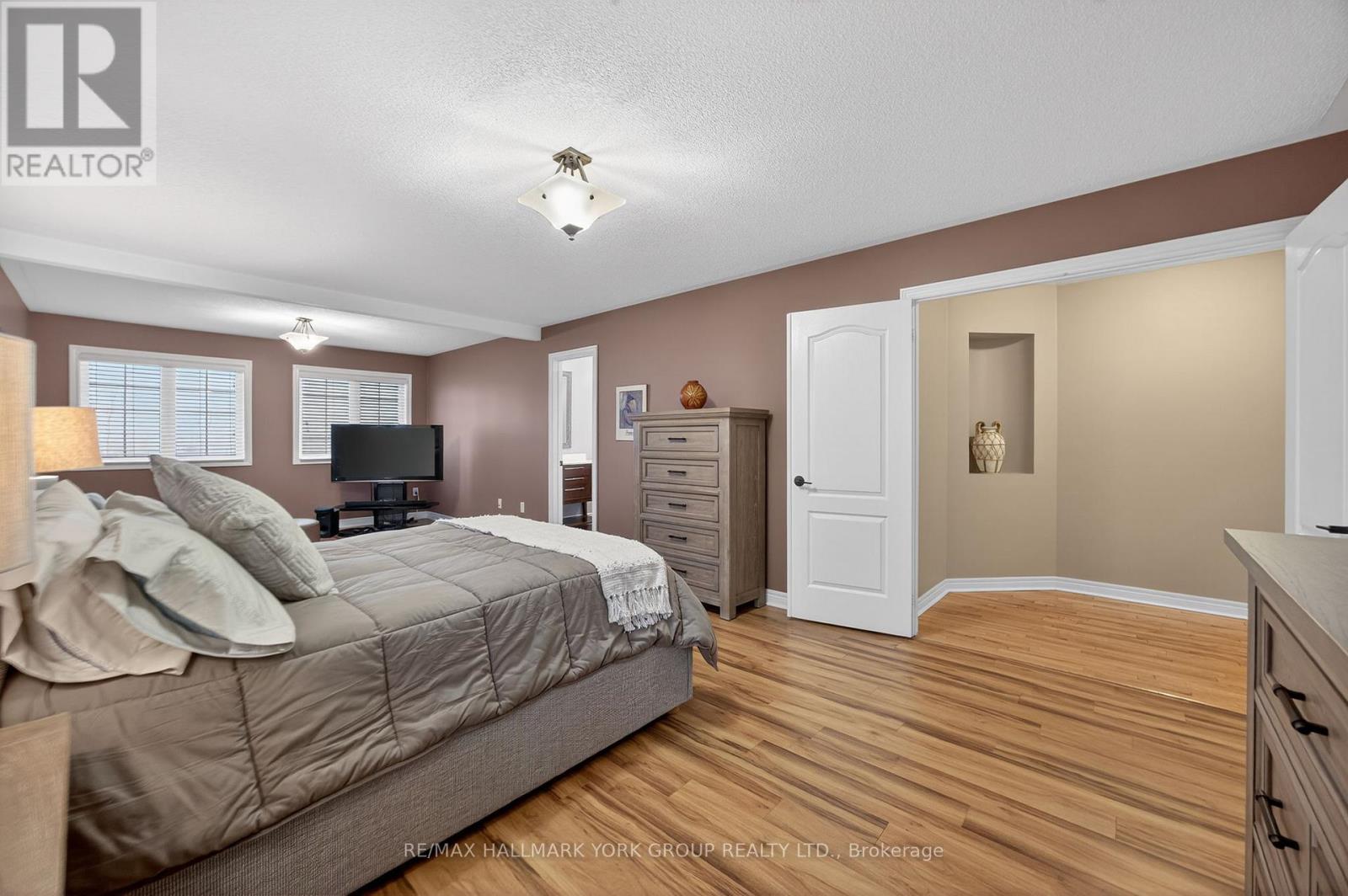 99 Barberry Crescent, Richmond Hill, Ontario  L4E 4S5 - Photo 21 - N12766956