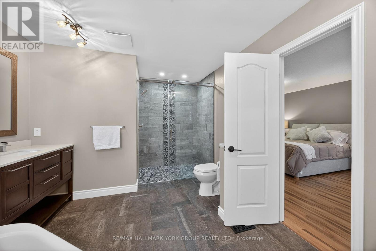 99 Barberry Crescent, Richmond Hill, Ontario  L4E 4S5 - Photo 23 - N12766956