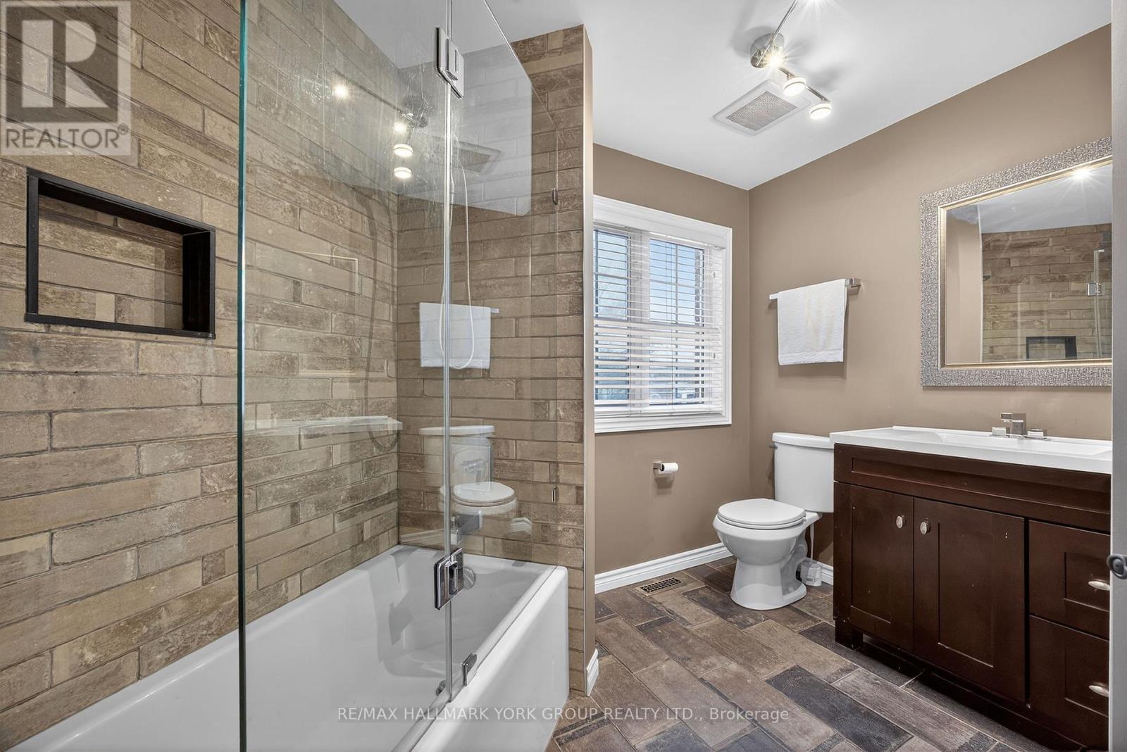 99 Barberry Crescent, Richmond Hill, Ontario  L4E 4S5 - Photo 26 - N12766956