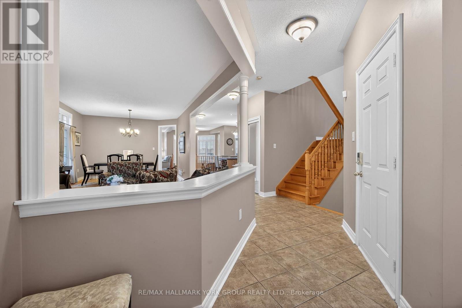 99 Barberry Crescent, Richmond Hill, Ontario  L4E 4S5 - Photo 5 - N12766956