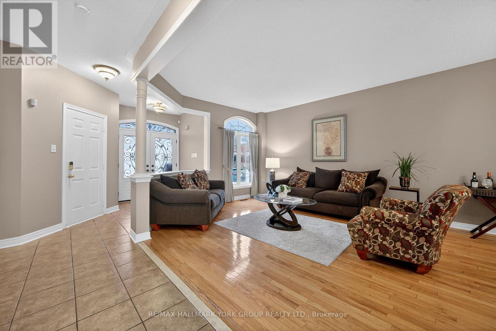 99 Barberry Crescent, Richmond Hill, Ontario  L4E 4S5 - Photo 6 - N12766956