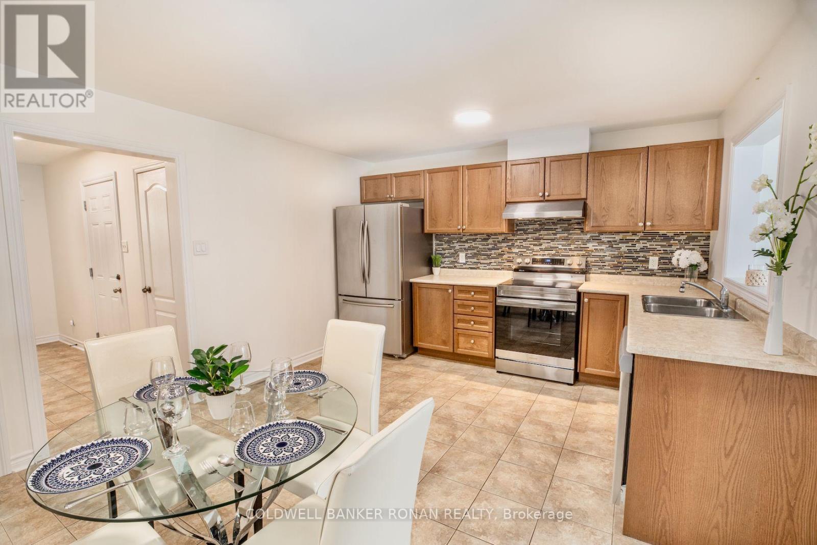 115 Banting Crescent, Essa, Ontario  L0M 1B6 - Photo 7 - N12766972