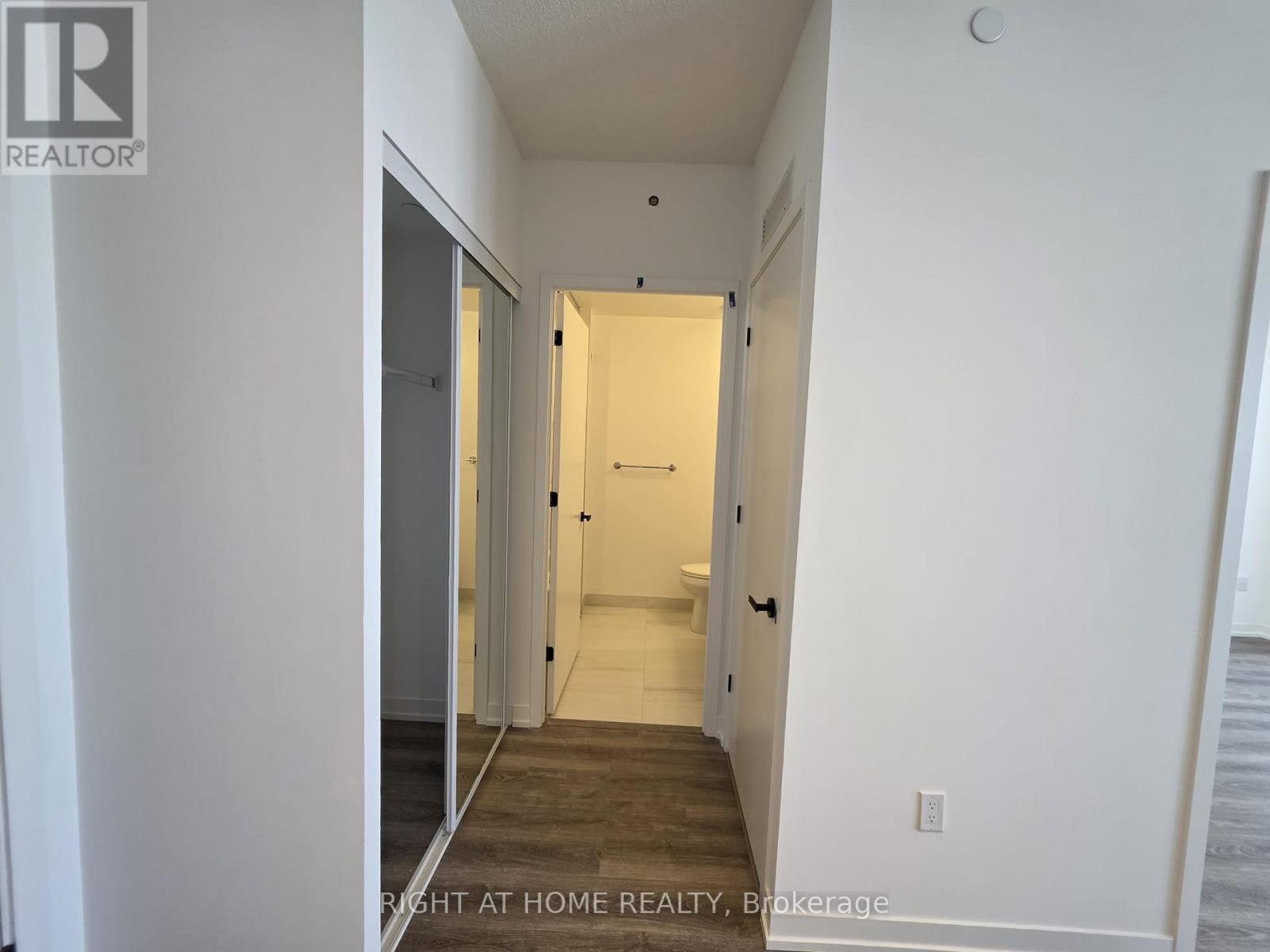 5603 - 8 Interchange Way, Vaughan, Ontario  L4K 0R2 - Photo 4 - N12766990