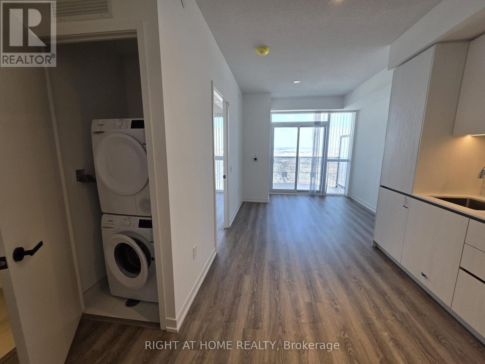 5603 - 8 Interchange Way, Vaughan, Ontario  L4K 0R2 - Photo 5 - N12766990