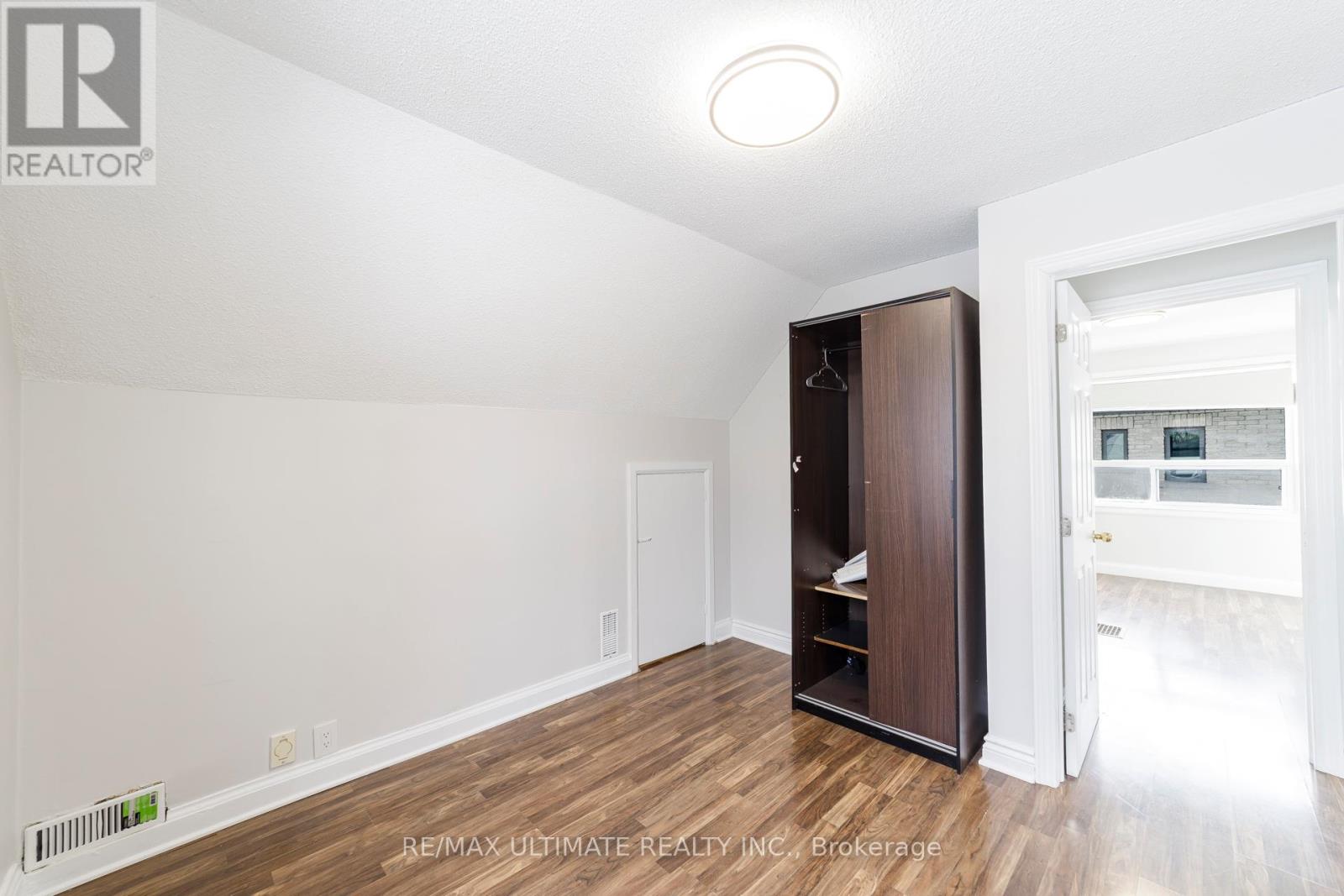 102 Aura Lea Boulevard, Toronto, Ontario  M9M 1K5 - Photo 27 - W12669332