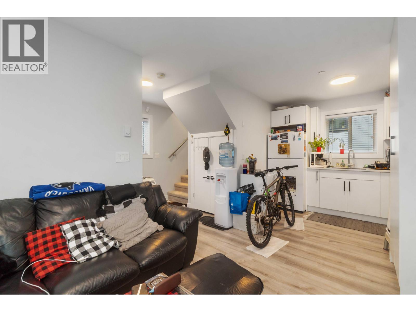 2575 & 2577 Parker Street, Vancouver, British Columbia  V5K 2T2 - Photo 18 - R3087384