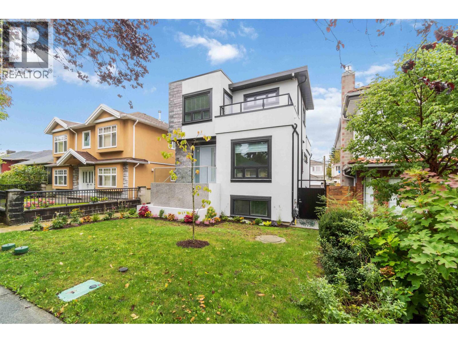 2575 & 2577 Parker Street, Vancouver, British Columbia  V5K 2T2 - Photo 38 - R3087384