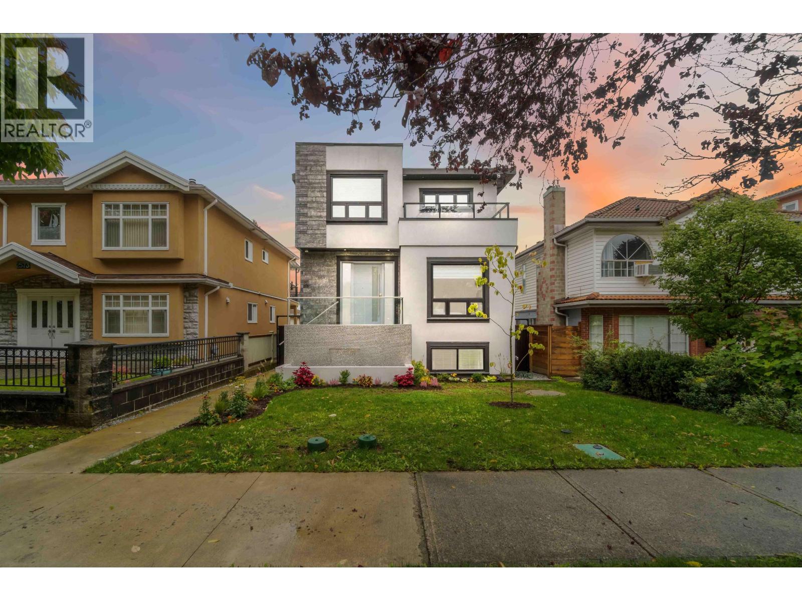 2575 & 2577 Parker Street, Vancouver, British Columbia  V5K 2T2 - Photo 37 - R3087384