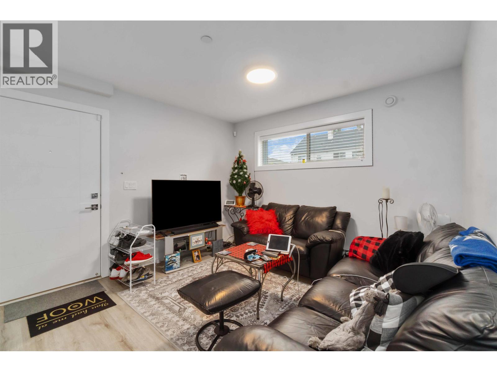 2575 & 2577 Parker Street, Vancouver, British Columbia  V5K 2T2 - Photo 19 - R3087384