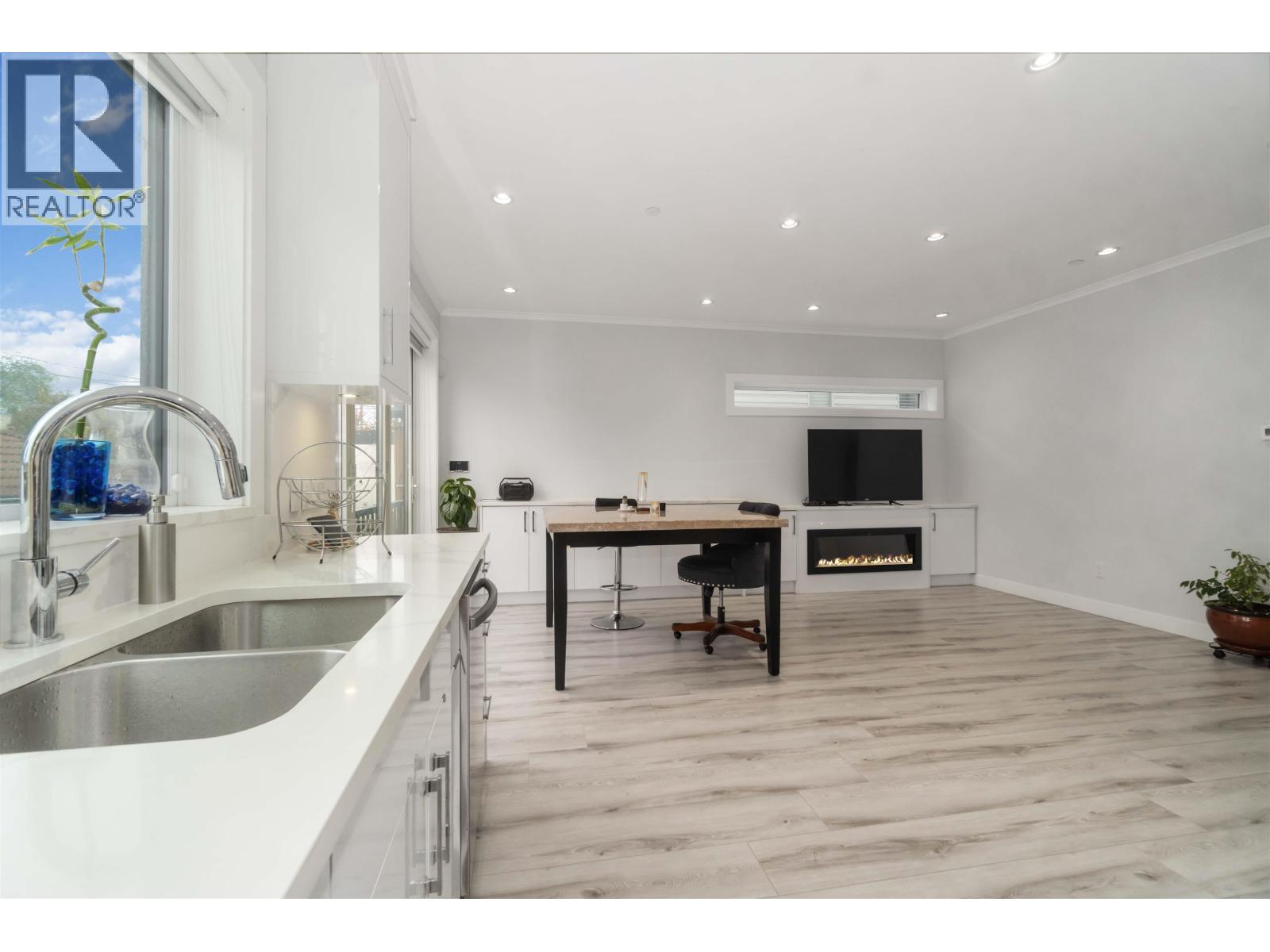 2575 & 2577 Parker Street, Vancouver, British Columbia  V5K 2T2 - Photo 23 - R3087384