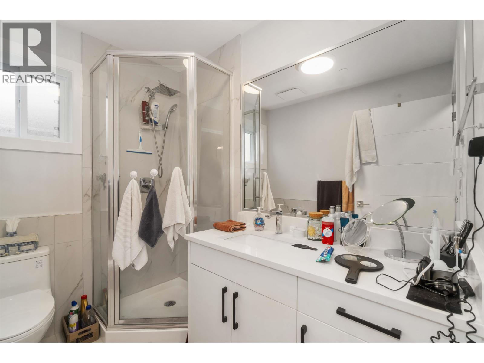 2575 & 2577 Parker Street, Vancouver, British Columbia  V5K 2T2 - Photo 13 - R3087384