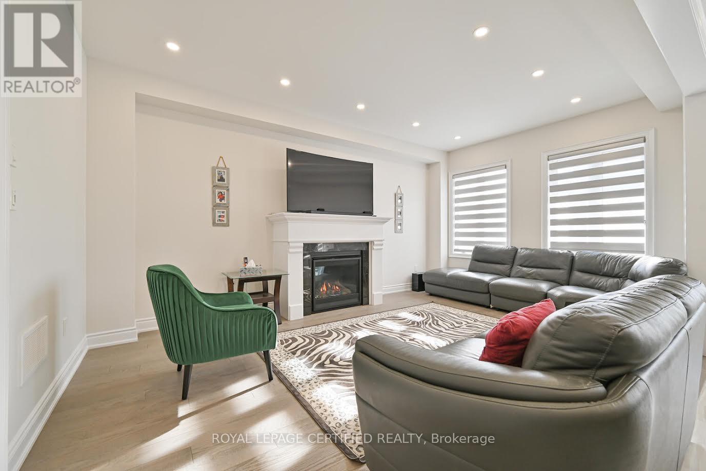 4072 Hillsborough Crescent, Oakville, Ontario  L6H 3P8 - Photo 14 - W12766924