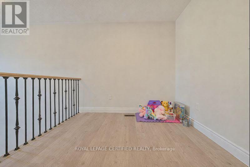 4072 Hillsborough Crescent, Oakville, Ontario  L6H 3P8 - Photo 32 - W12766924