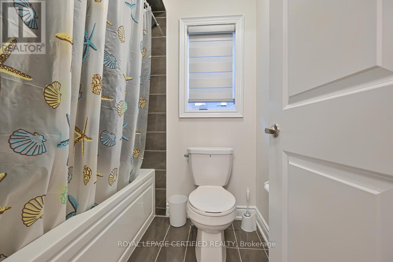 4072 Hillsborough Crescent, Oakville, Ontario  L6H 3P8 - Photo 5 - W12766924