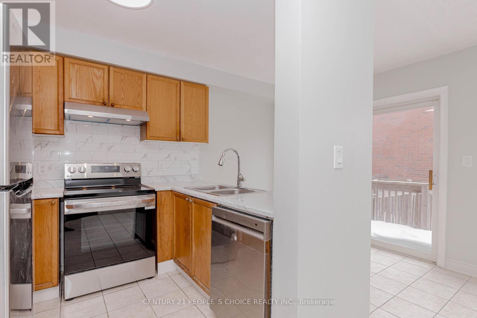 Main - 5844 Gant Crescent, Mississauga, Ontario  L5V 2T5 - Photo 17 - W12766942