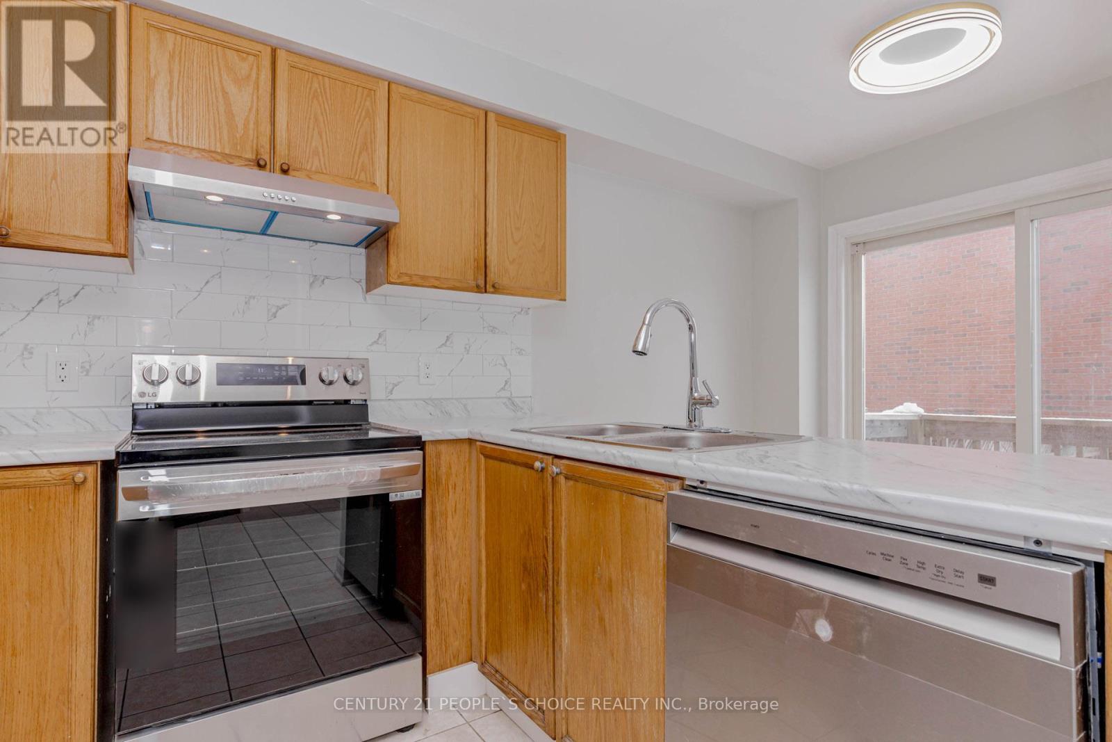 Main - 5844 Gant Crescent, Mississauga, Ontario  L5V 2T5 - Photo 18 - W12766942